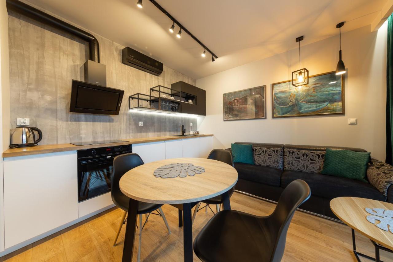 Luxury Two-bedroom Apartment *